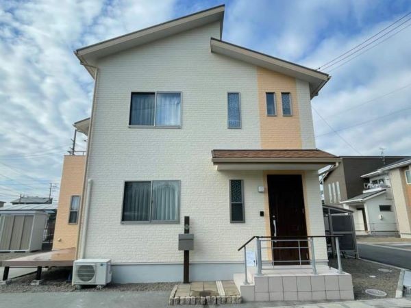 アイボリーの外壁でおしゃれな家にしたい