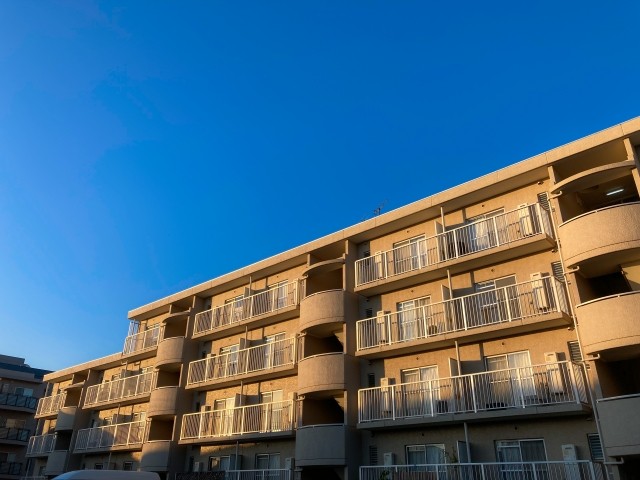 マンションで大規模修繕工事を実施する周期と回数