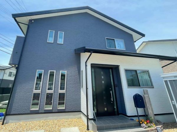 【施工事例⑧】黒×白のコントラストで引き締めたシンプルモダンな住宅